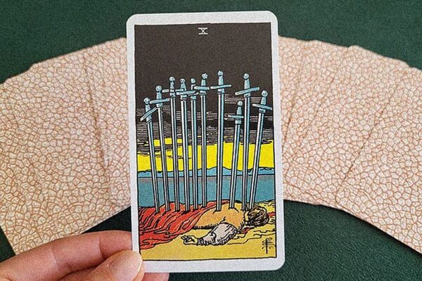 10 Mieczy Tarot