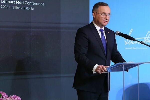 Andrzej Duda skomentował możliwość odebrania odznaczenia Zełenskiemu
